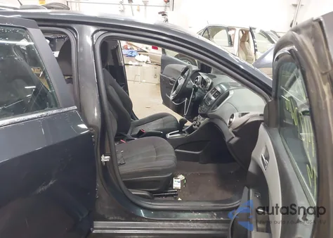 2015 Chevrolet Sonic Lt Auto z USA, uszkodzony, nr VIN 1G1JC5SH3F4156247